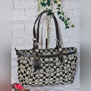 COACH LEATHER SHOULDER BAG